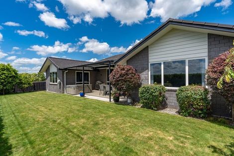 Photo of property in 1 Ruske Place, Grandview Heights, Hamilton, 3200