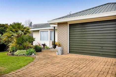 Photo of property in 12 Frank Frethey Place, Highlands Park, New Plymouth, 4312