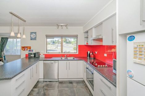 Photo of property in 14 Hanlen Avenue, Waihi Beach, 3611