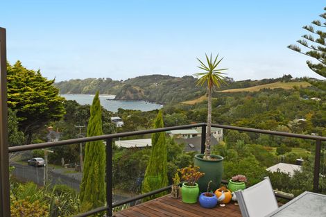 Photo of property in 3 Leigh Road, Leigh, 0985