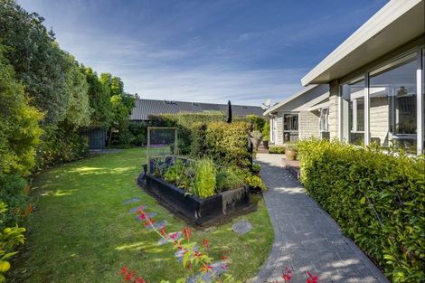 Photo of property in 8 Lennon Grove, Havelock North, 4130
