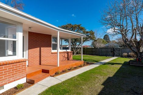 Photo of property in 2 Freebairn Street, Redwood, Christchurch, 8051