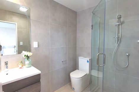 Photo of property in 2 Poruru Close, Papakura, 2110