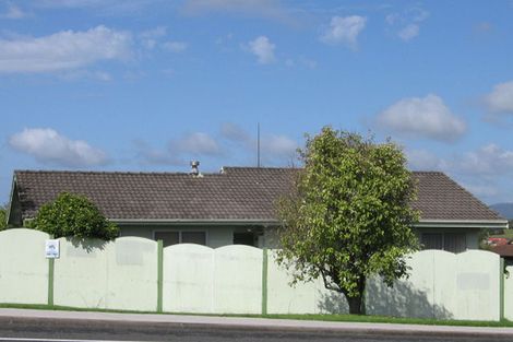 Photo of property in 35 Hobsonville Road, West Harbour, Auckland, 0618