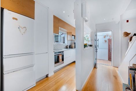 Photo of property in 10/72 Kitchener Road, Milford, Auckland, 0620