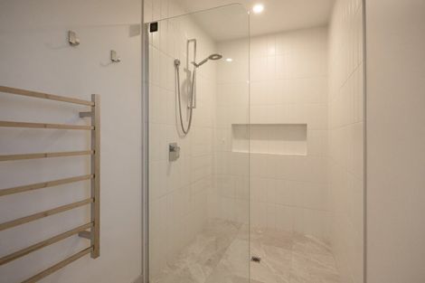 Photo of property in 2 Seddon Street, Takaro, Palmerston North, 4412