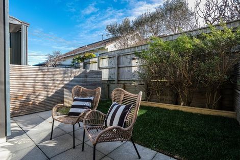 Photo of property in 7/20 Trent Street, Island Bay, Wellington, 6023