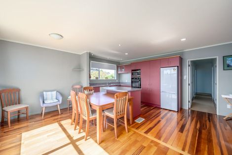 Photo of property in 2 Windermeer Grove, Churton Park, Wellington, 6037