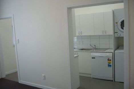 Photo of property in 4 Hawker Street, Mount Victoria, Wellington, 6011