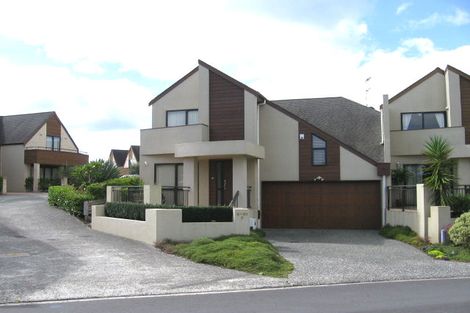 Photo of property in 4-10 Vinograd Drive, Te Atatu Peninsula, Auckland, 0610