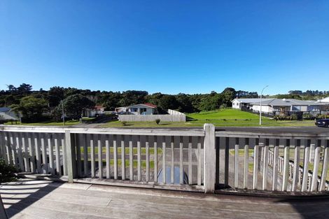 Photo of property in 59 Riversdale Drive, Merrilands, New Plymouth, 4312