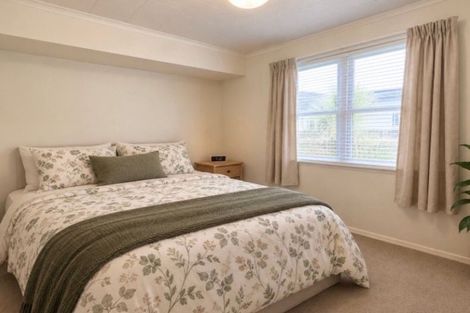 Photo of property in 172 Main Road South, Raumati South, Paraparaumu, 5032