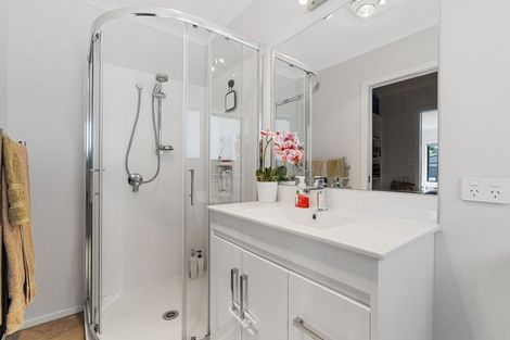 Photo of property in 6 Molesworth Street, Carterton, 5713