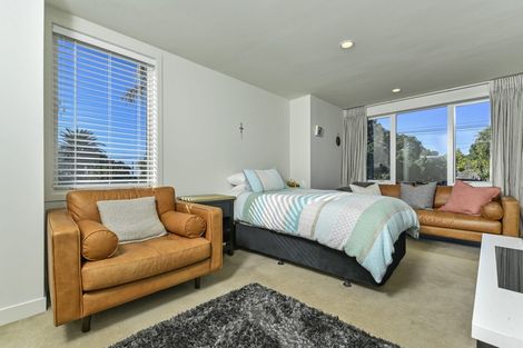 Photo of property in 8b Hauraki Road, Hauraki, Auckland, 0622