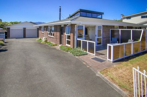 Photo of property in 33 Marine Parade, Carters Beach, Westport, 7825