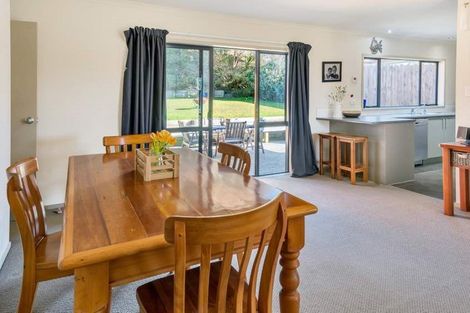 Photo of property in 20 Fairford Avenue, Henderson, Auckland, 0612