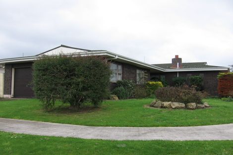 Photo of property in 18 Colonial Place, Kelvin Grove, Palmerston North, 4414