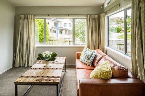 Photo of property in 5 Fiordland Place, Aotea, Porirua, 5024