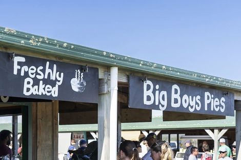 Photo of property in 10 Arahi Road, Clevedon, 2582