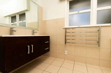 Photo of property in 6 Swanson Road, Henderson, Auckland, 0610