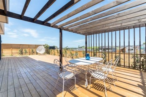 Photo of property in 15 Tawatawa Street, Long Bay, Auckland, 0630