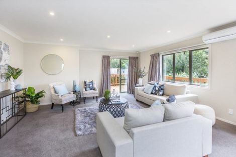 Photo of property in 5 Mcewen Crescent, Riverstone Terraces, Upper Hutt, 5018