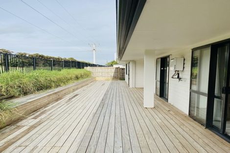 Photo of property in 21 Reserva Crescent, Kumeu, 0810