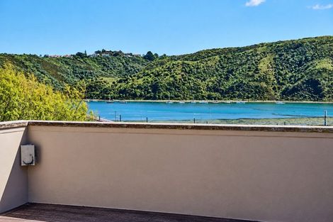 Photo of property in 8 Kiriwai Road, Paremata, Porirua, 5024