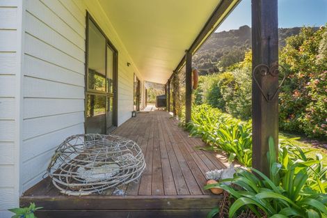 Photo of property in 577 Little Akaloa Road, Little Akaloa, 7583