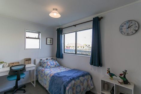 Photo of property in 8b Te Awa Street, Foxton Beach, Foxton, 4815