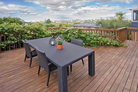 Photo of property in 2/15b Nandana Drive, Glen Eden, Auckland, 0602