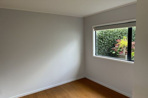 Photo of property in 5 Angeline Place, Massey, Auckland, 0614