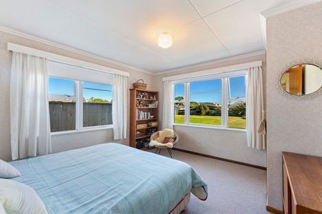 Photo of property in 5 Toi Street, Otaki Beach, Otaki, 5512