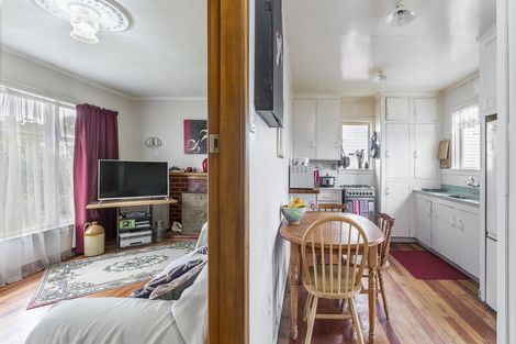 Photo of property in 6 Aotea Road, Glen Eden, Auckland, 0602