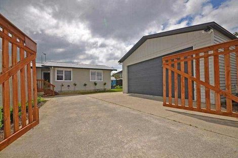 Photo of property in 9 Rowan Terrace, Te Atatu South, Auckland, 0610