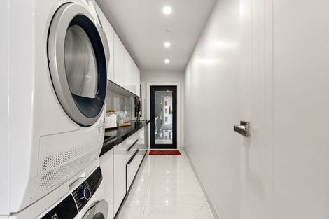 Photo of property in 35 Grumman Lane, Newlands, Wellington, 6037