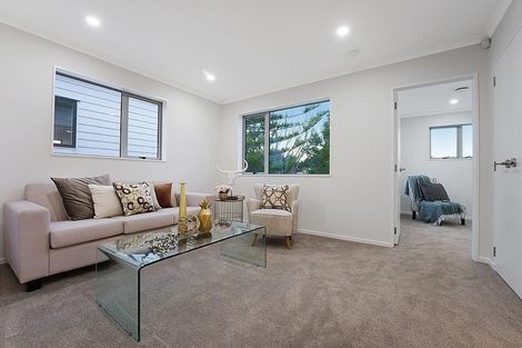 Photo of property in 527d Pakuranga Road, Howick, Auckland, 2010
