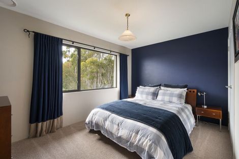 Photo of property in 70 Waicola Drive, Fitzherbert, Palmerston North, 4471