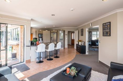 Photo of property in 18 Kotuku Drive, Paraparaumu Beach, Paraparaumu, 5032
