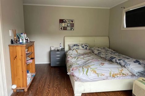 Photo of property in 4 Seaton Road, Murrays Bay, Auckland, 0630