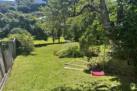 Photo of property in 30a Sutherland Crescent, Melrose, Wellington, 6023