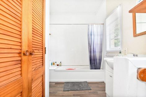 Photo of property in 20 Opoia Road, Hamilton East, Hamilton, 3216