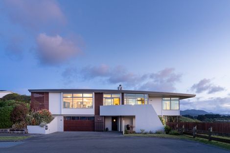 Photo of property in 116 Queens Road, Waikanae Beach, Waikanae, 5036