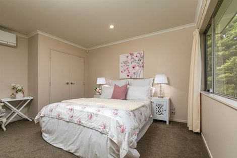 Photo of property in 27 Mckinley Road, Sunnyvale, Auckland, 0612