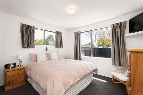 Photo of property in 15 Te Maru Place, Redwood, Christchurch, 8051
