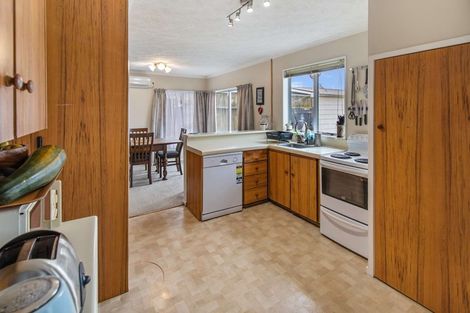 Photo of property in 28 Hood Street, Castlecliff, Whanganui, 4501