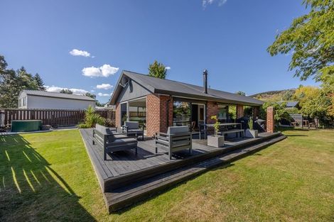 Photo of property in 13 Aeolus Place, Wanaka, 9305