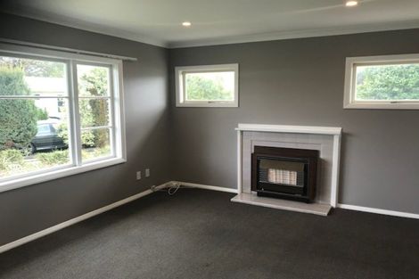 Photo of property in 9 Tern Place, Hokowhitu, Palmerston North, 4410