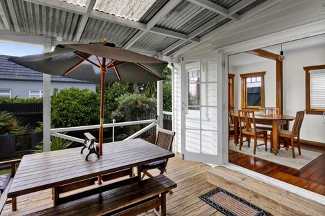 Photo of property in 58 Govett Avenue, Frankleigh Park, New Plymouth, 4310