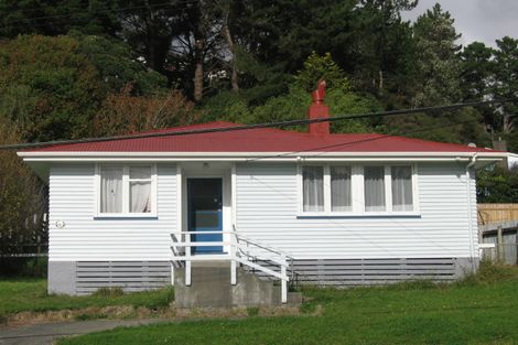 Photo of property in 15 Delaney Drive, Stokes Valley, Lower Hutt, 5019
